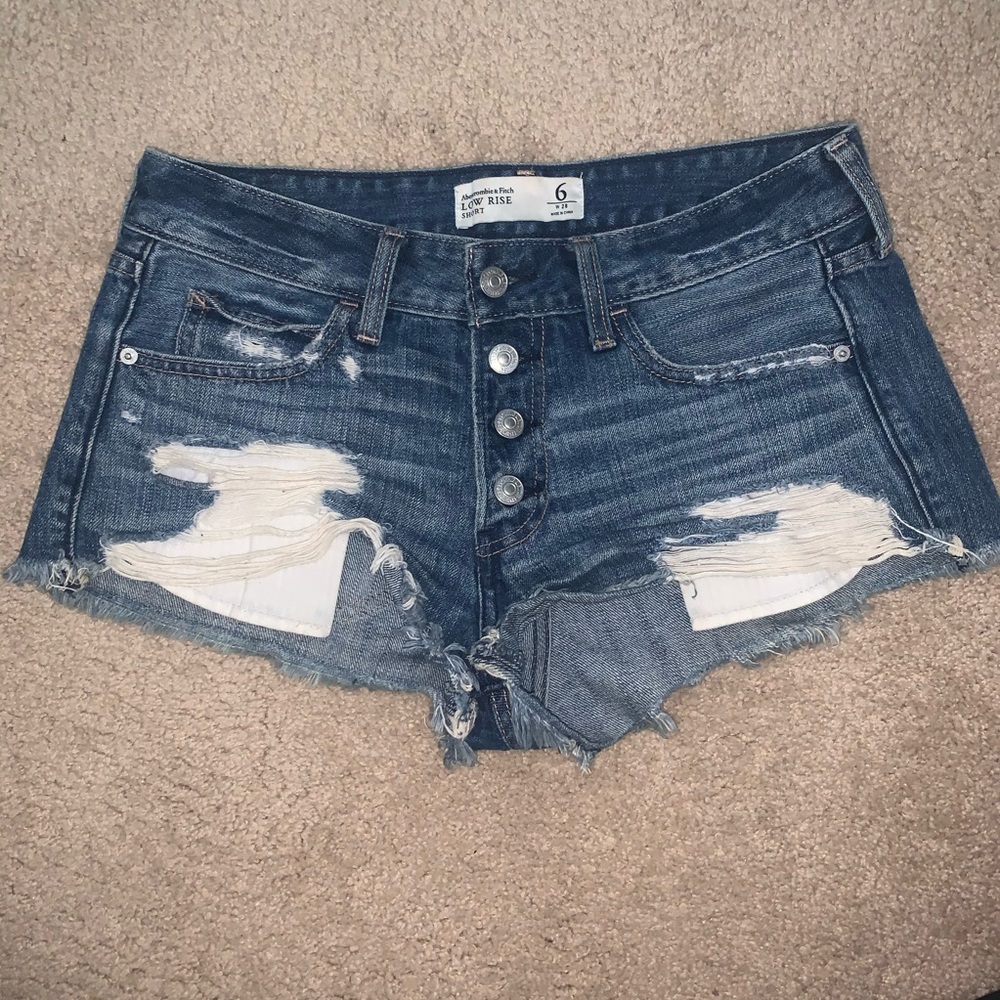 Abercrombie low rise cut off short